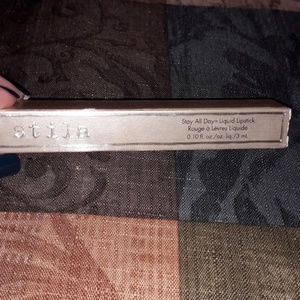 Stila stay all day liquid lipstick in Angelo
